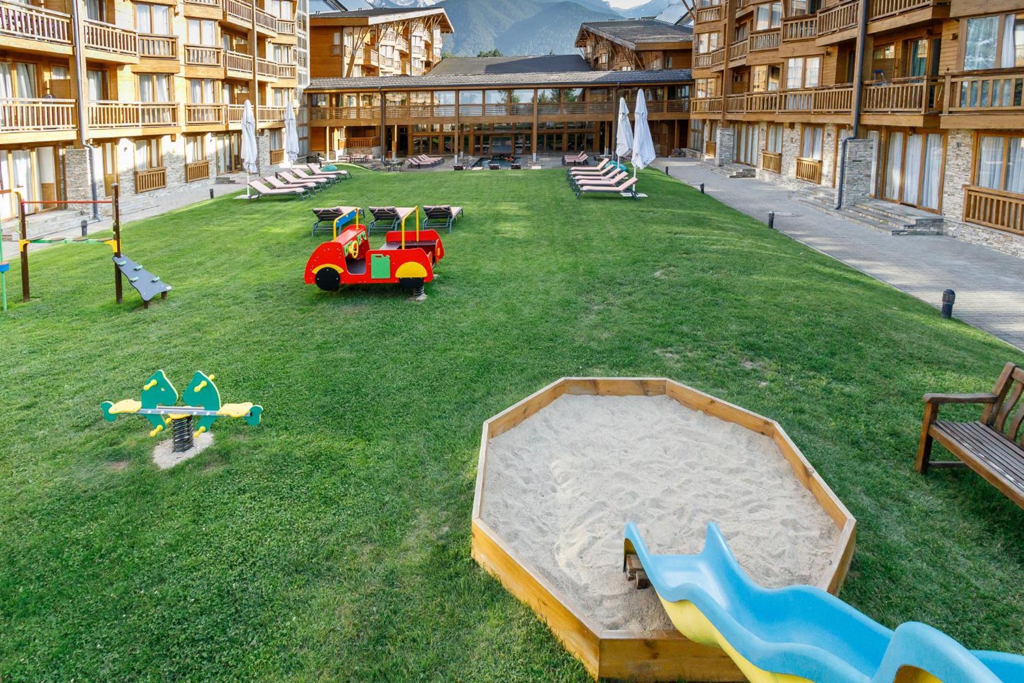 Pirin Golf Mountain View Retreat Apartment Razlog Ngoại thất bức ảnh